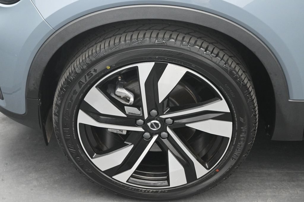Certified 2023 Volvo XC40 B5 Plus Dark Theme SUV