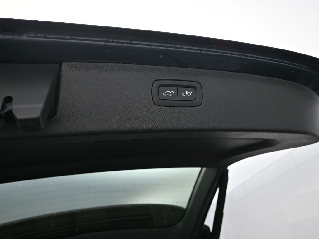 2026 Volvo XC90 Plus - Photo 33