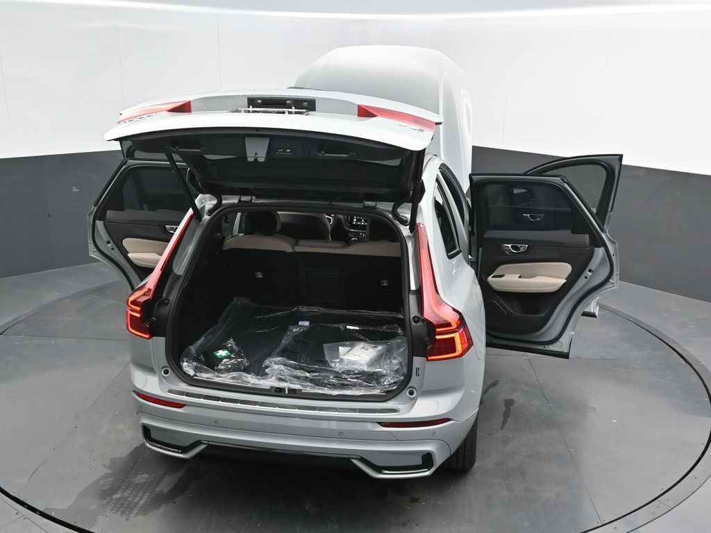 2026 Volvo XC60 Plus - Photo 55