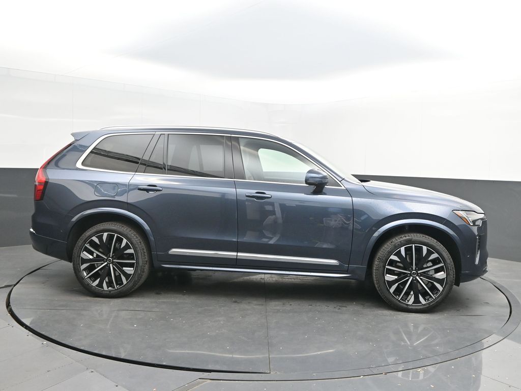 2026 Volvo XC90 Plus - Photo 7