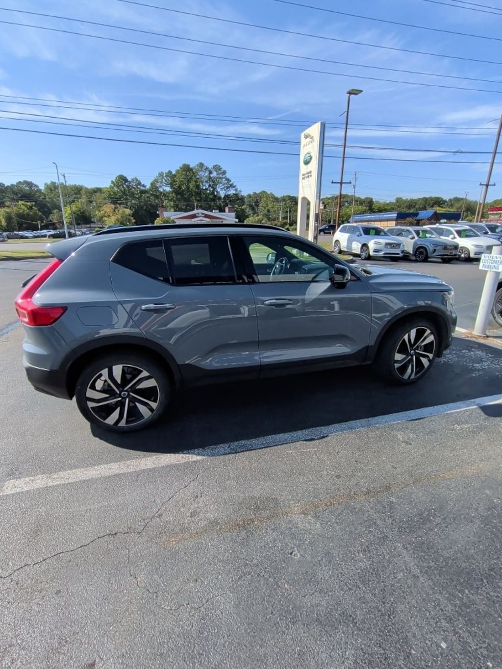Used 2023 Volvo XC40 B5 Plus Dark Theme SUV