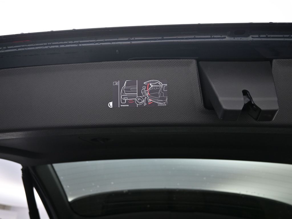 2026 Volvo XC90 Plus - Photo 32