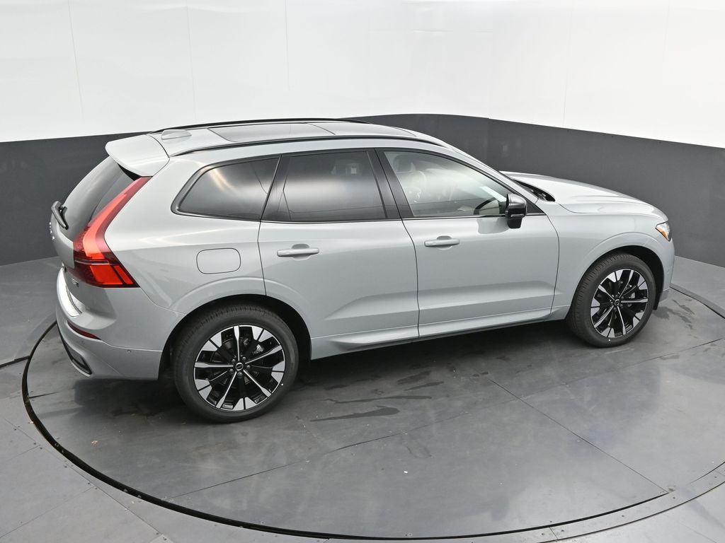 2026 Volvo XC60 Plus - Photo 41