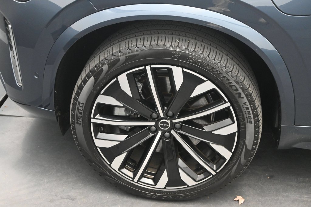 Certified 2025 Volvo XC90 Plug-In Hybrid T8 Ultra SUV