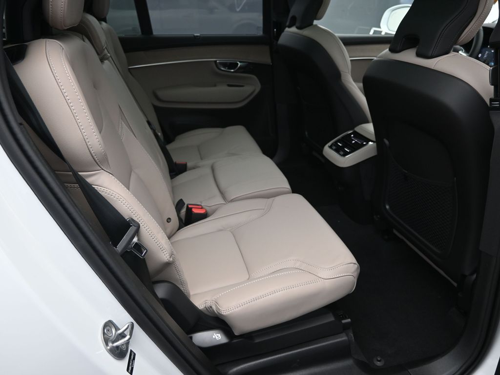 2026 Volvo XC90 Ultra - Photo 33