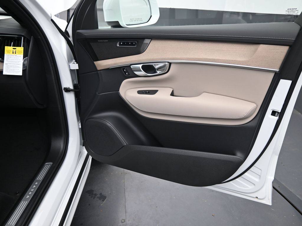 2026 Volvo XC90 Ultra - Photo 35