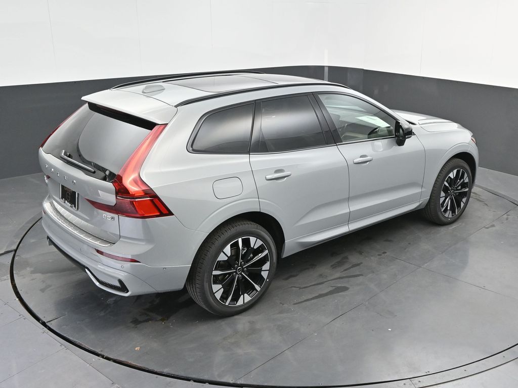 2026 Volvo XC60 Plus - Photo 42