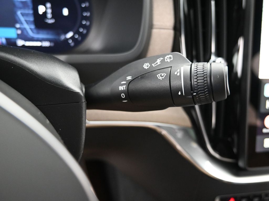 2026 Volvo XC90 Ultra - Photo 17