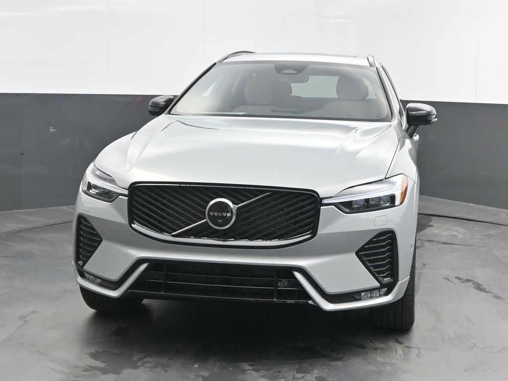 2026 Volvo XC60 Plus - Photo 10