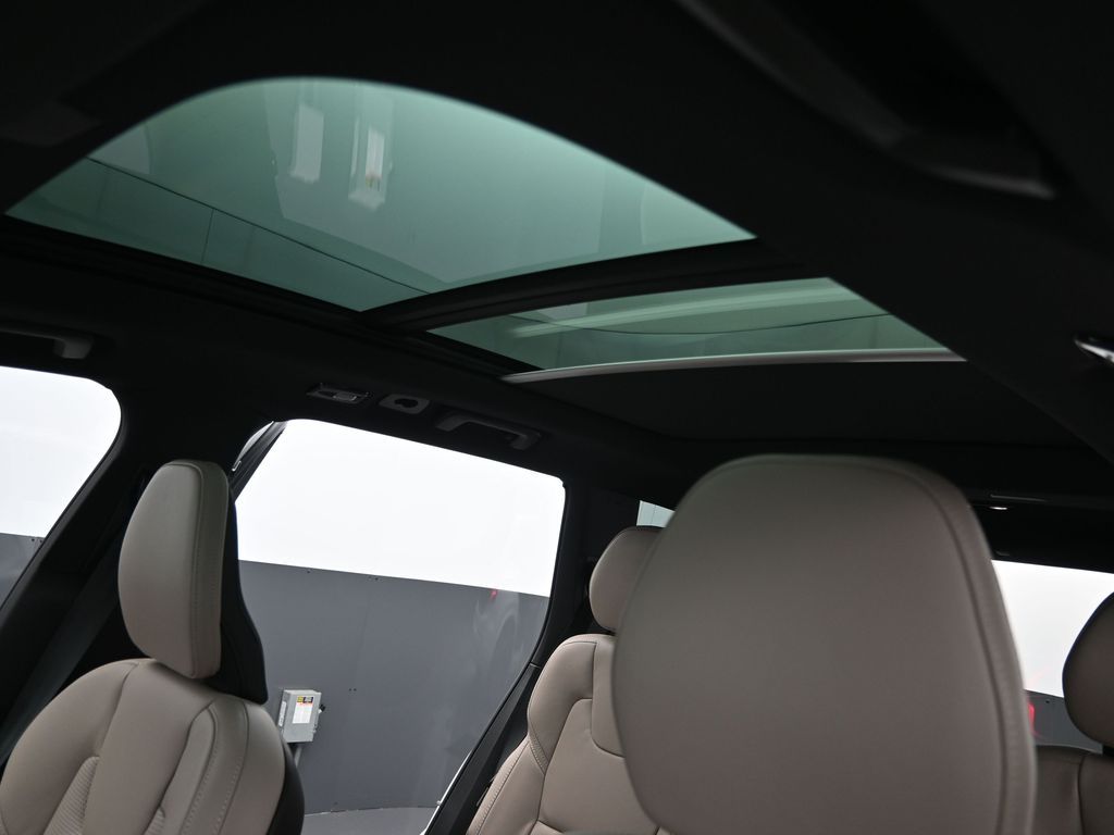 2026 Volvo XC90 Ultra - Photo 25