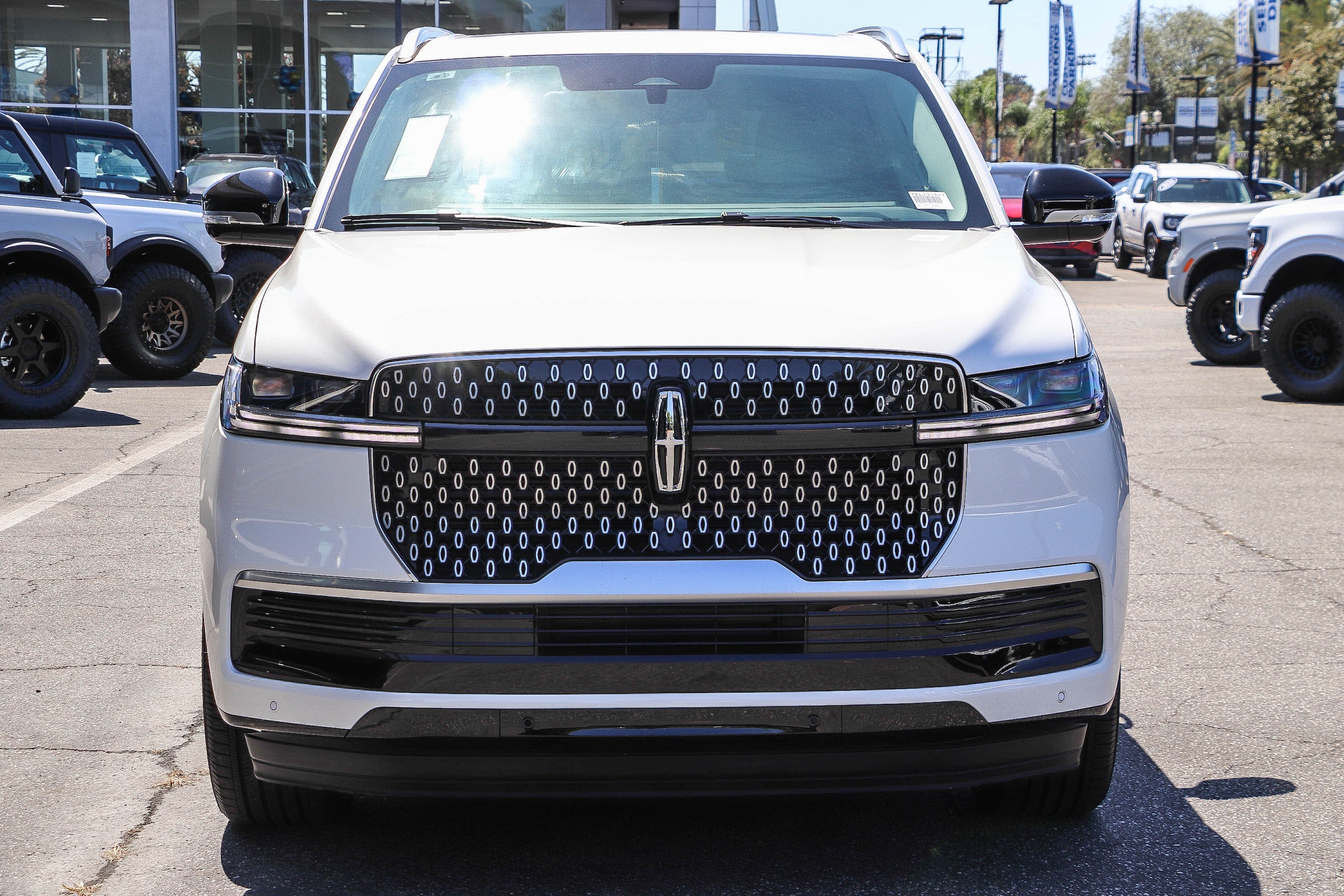 2026 Lincoln Navigator Reserve - Photo 2