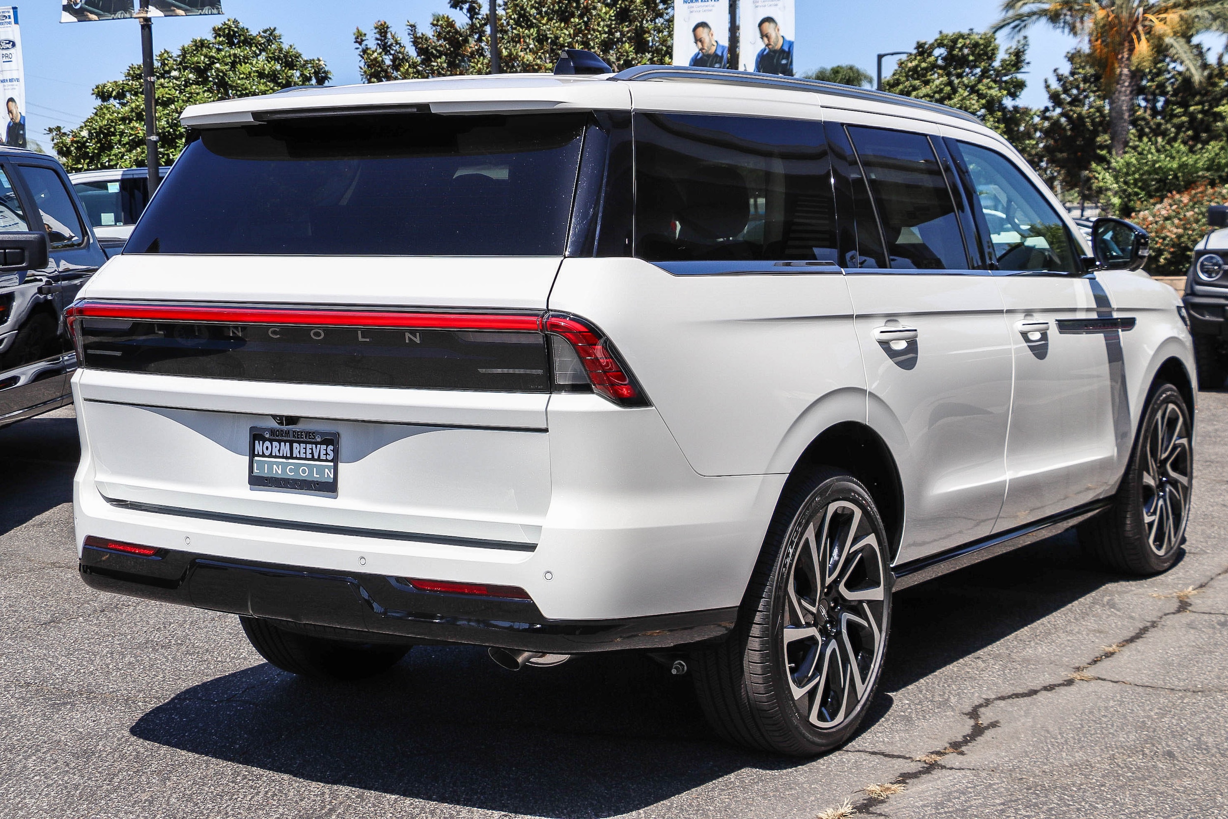 2026 Lincoln Navigator Reserve - Photo 6