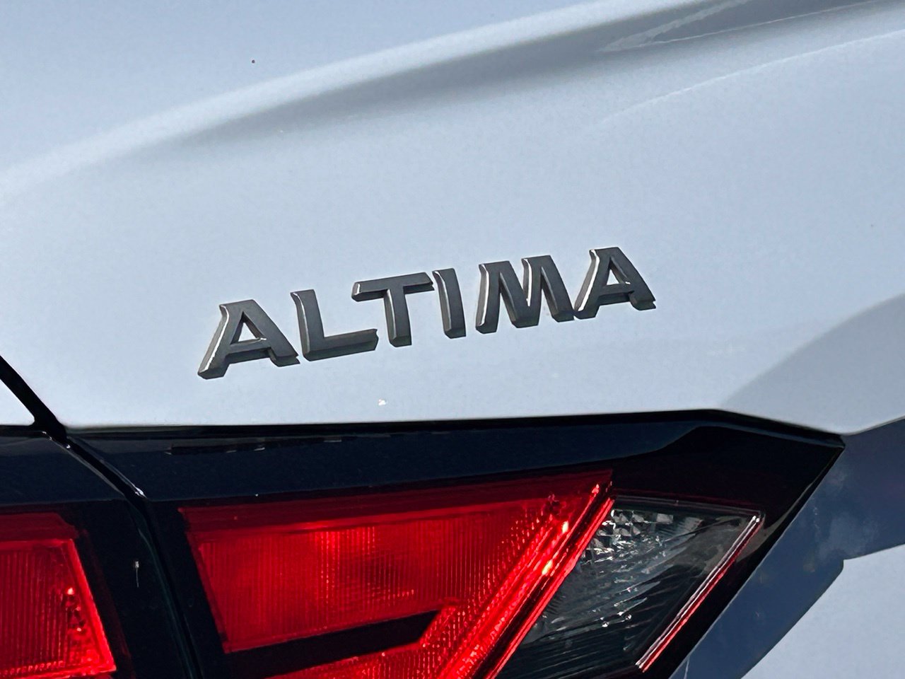 Used 2024 Nissan Altima 2.5 SR Sedan