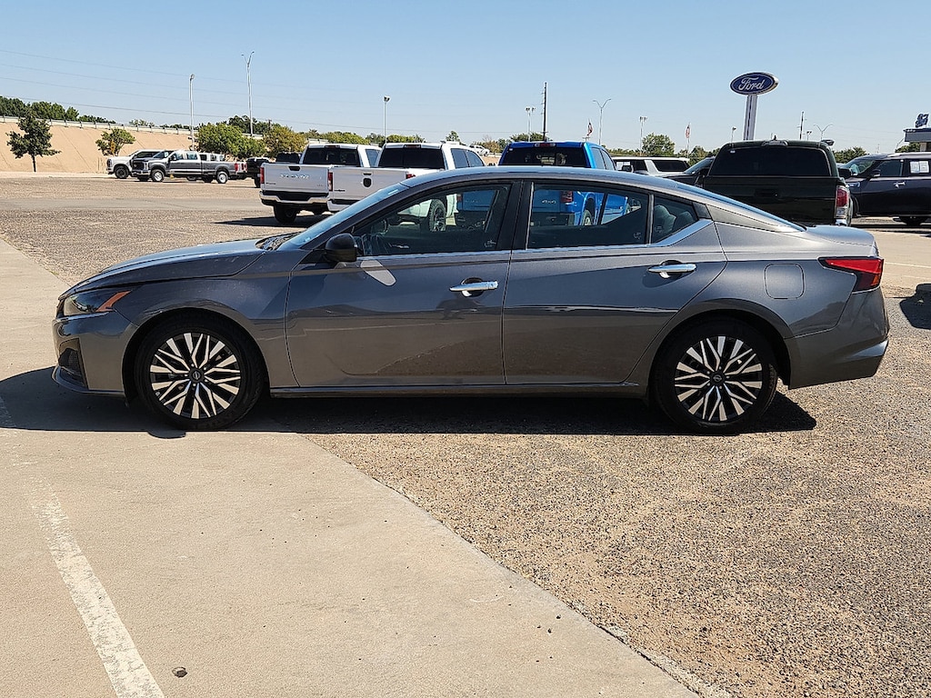 Used 2025 Nissan Altima SV Sedan
