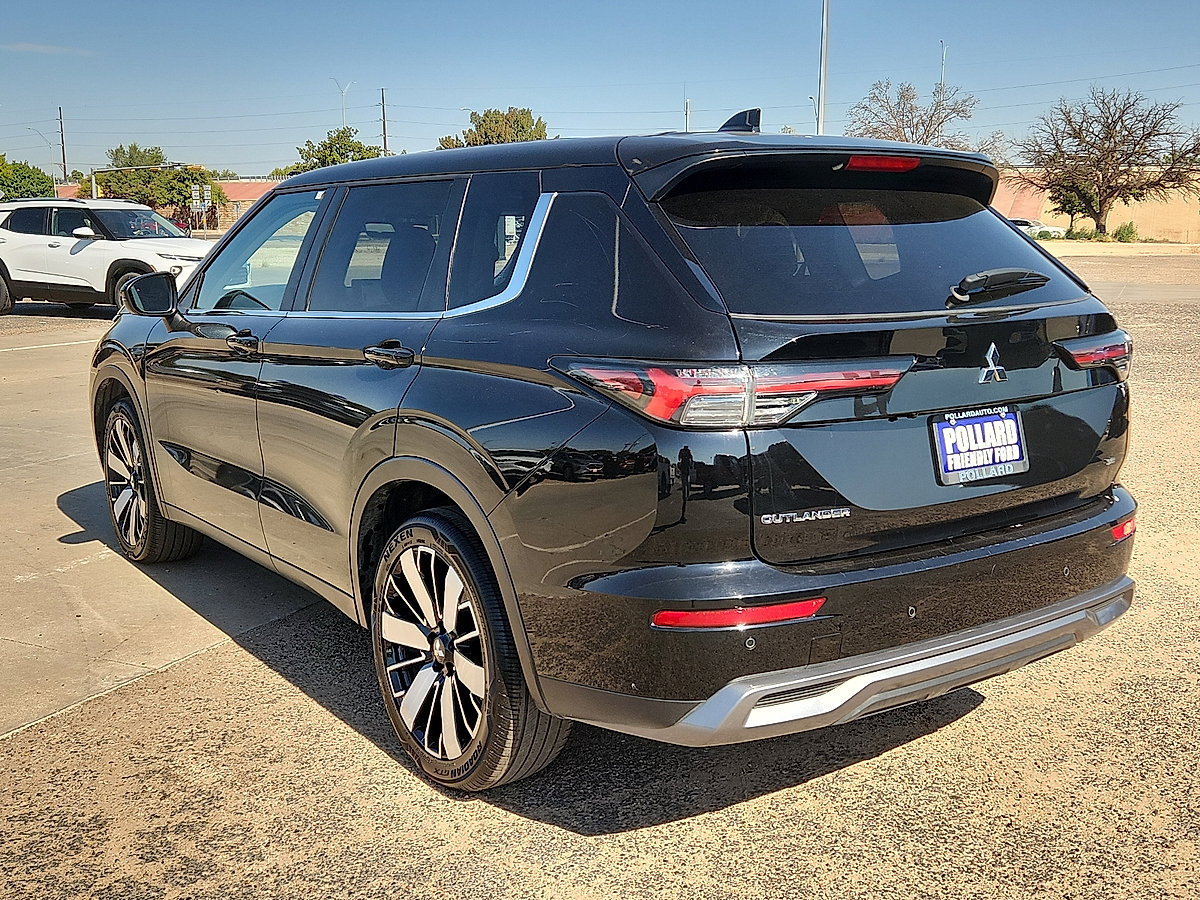 Used 2025 Mitsubishi Outlander SE SUV
