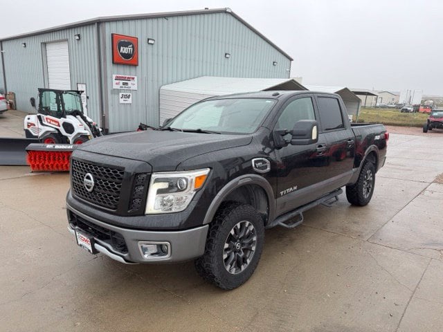 2017 Nissan Titan