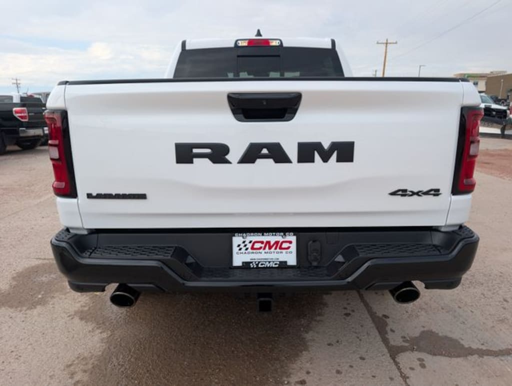New 2026 Ram 1500 LARAMIE CREW CAB 4X4 5'7 BOX Pickup
