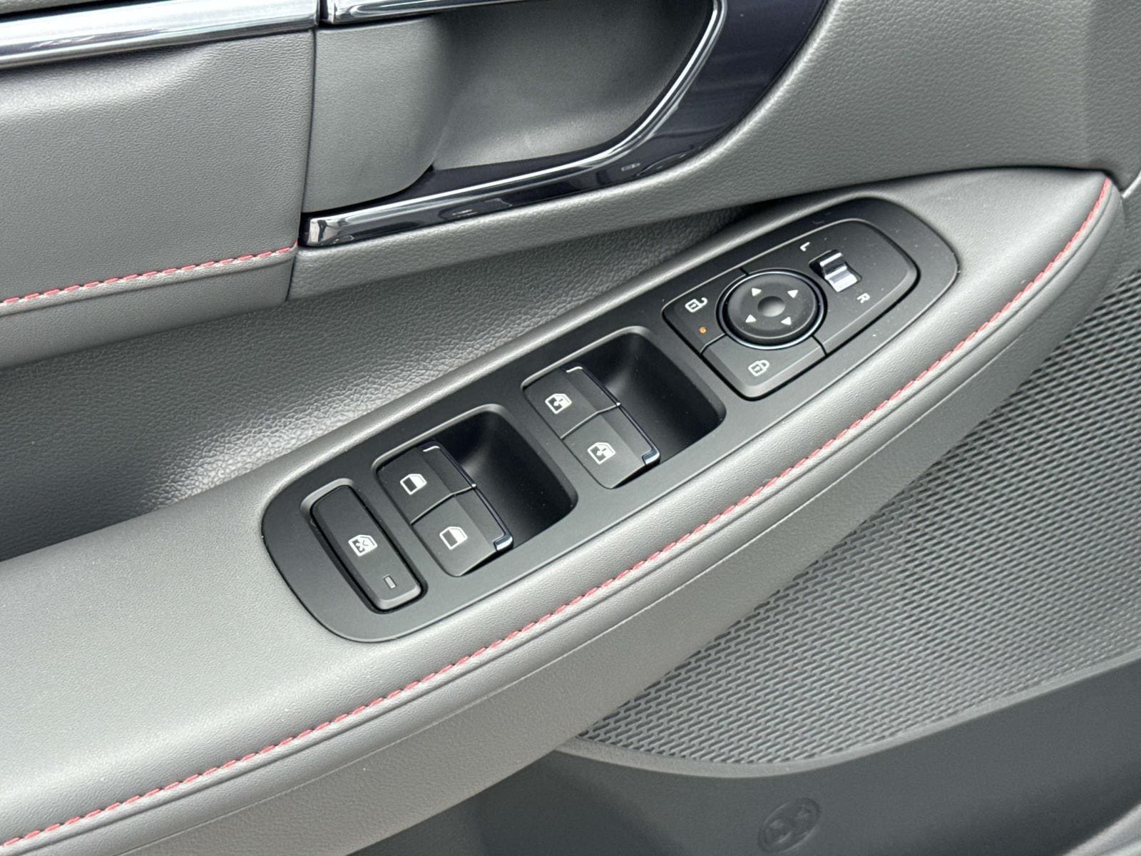 2025 Hyundai Sonata N Line - Photo 17