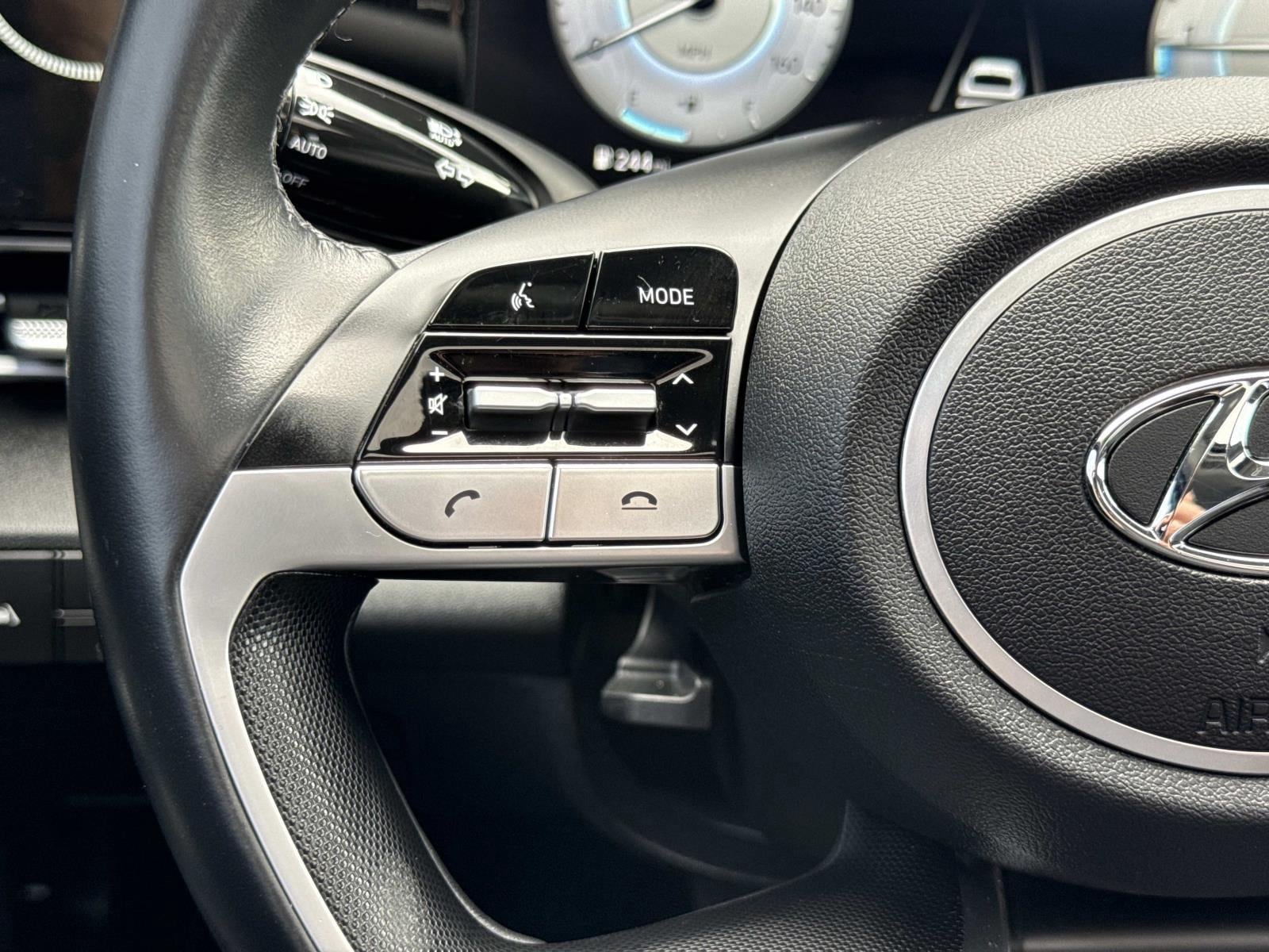 2022 Hyundai Elantra Limited - Photo 10