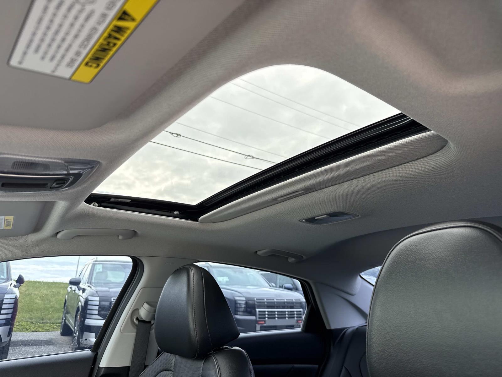 Certified 2022 Hyundai Elantra Limited Sedan