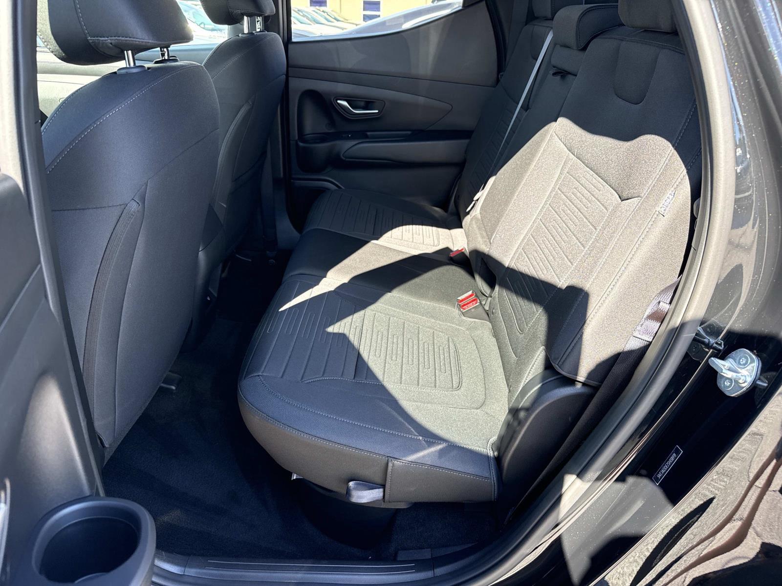 2025 Hyundai Santa Cruz SE - Photo 23