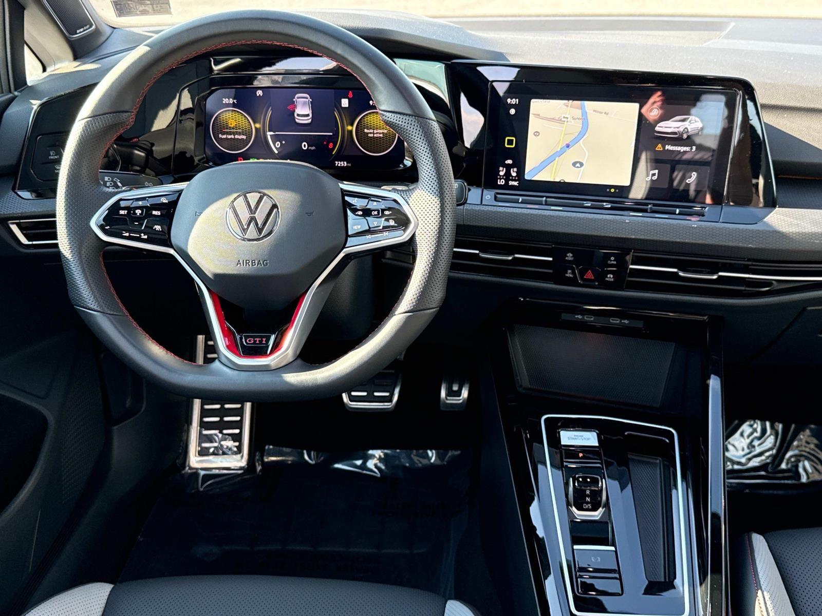 2024 Volkswagen Golf GTI Autobahn - Photo 2