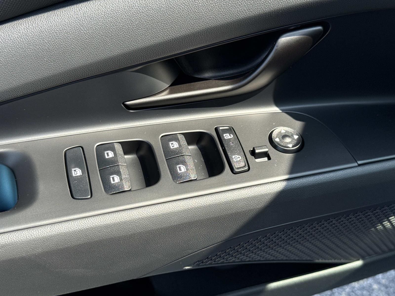 2026 Hyundai Elantra SEL Sport - Photo 17