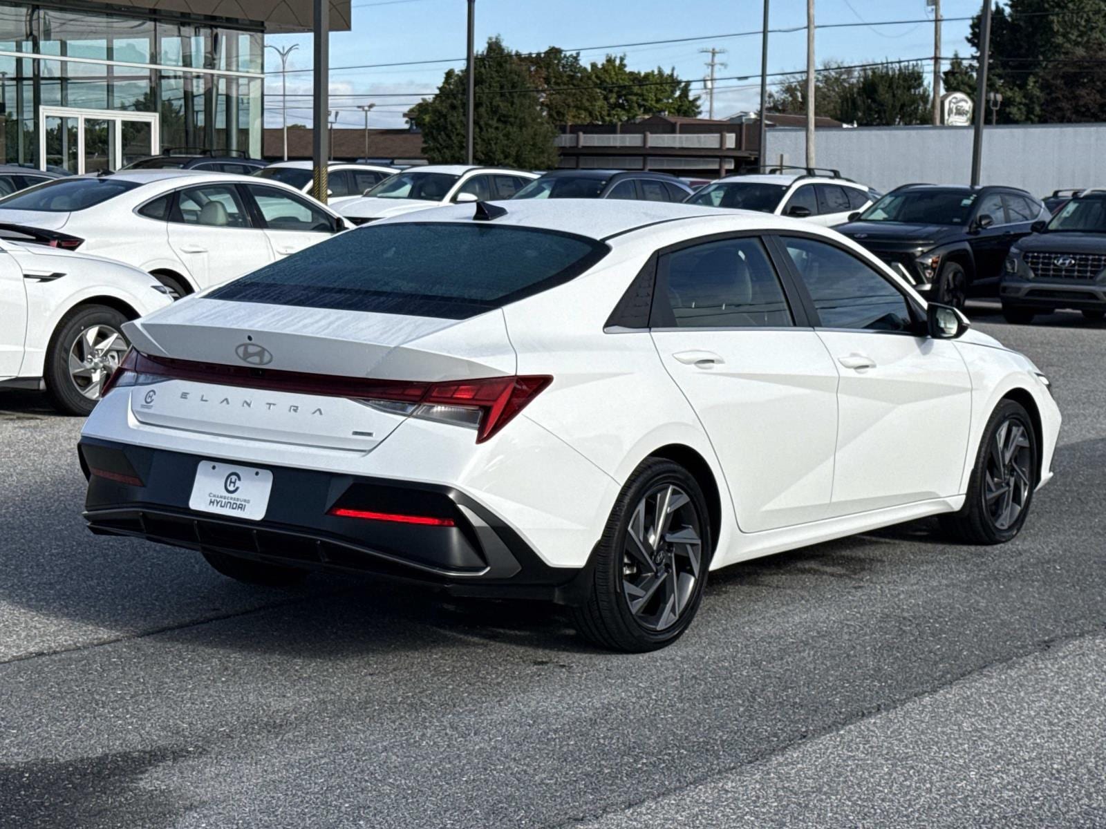 2025 Hyundai Elantra Limited - Photo 24