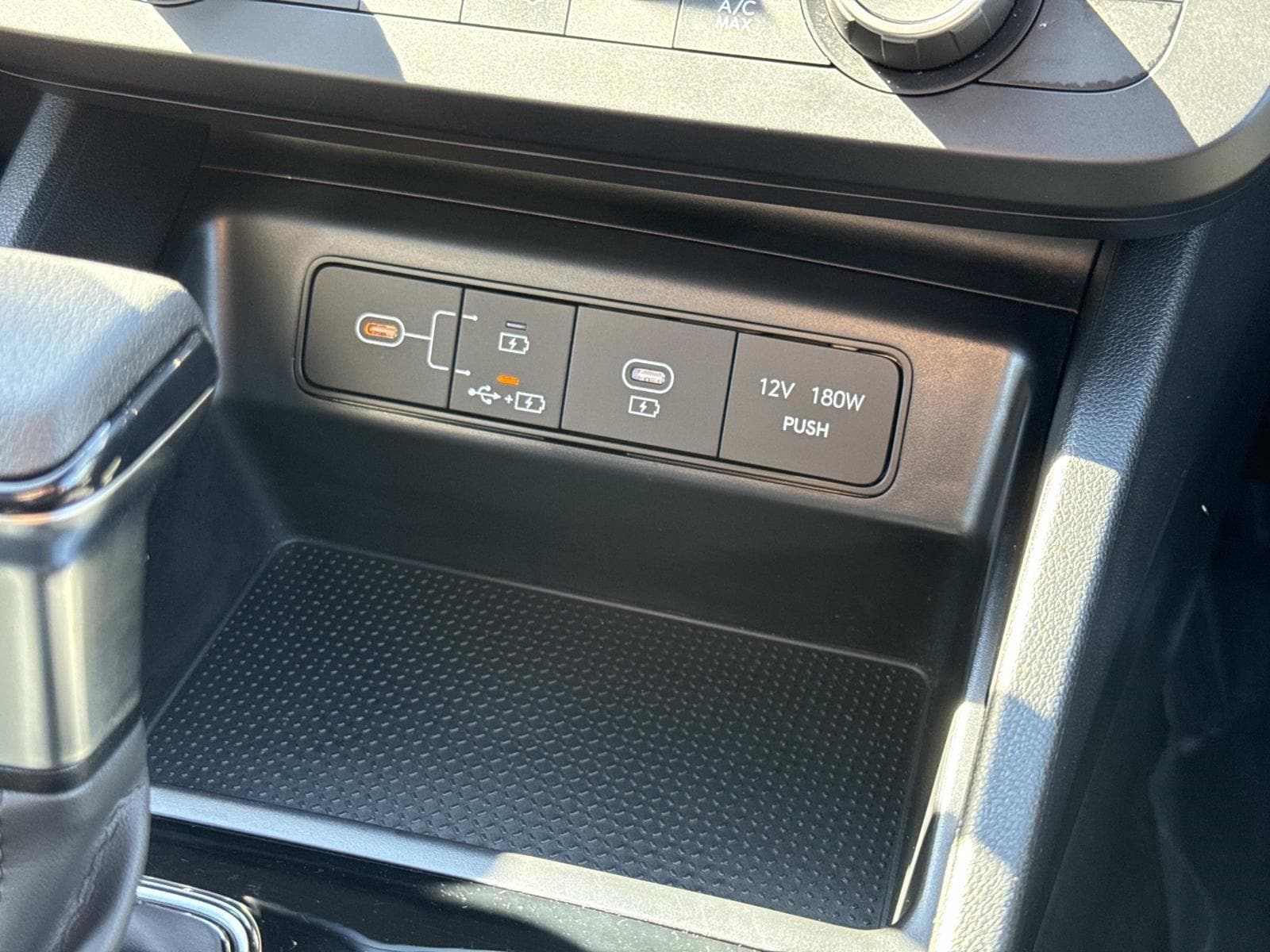 2025 Hyundai Santa Cruz SE - Photo 7