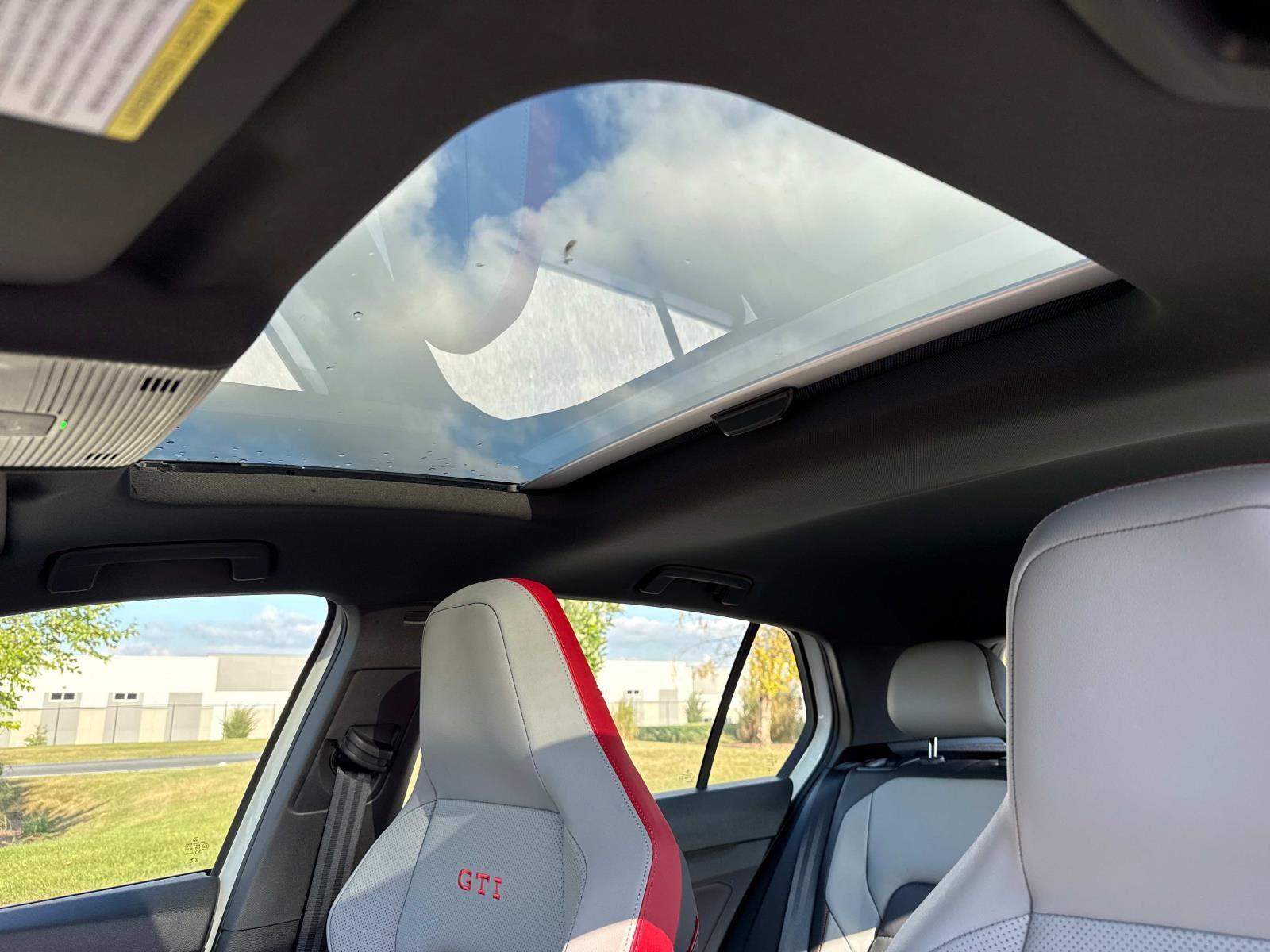 2024 Volkswagen Golf GTI Autobahn - Photo 4