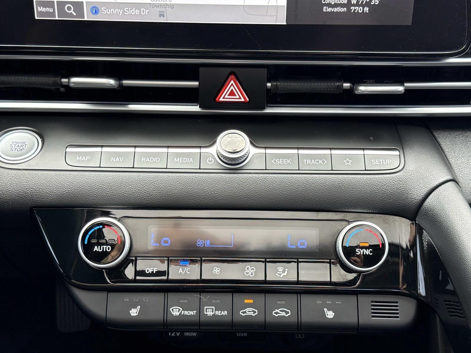 2022 Hyundai Elantra Limited - Photo 7