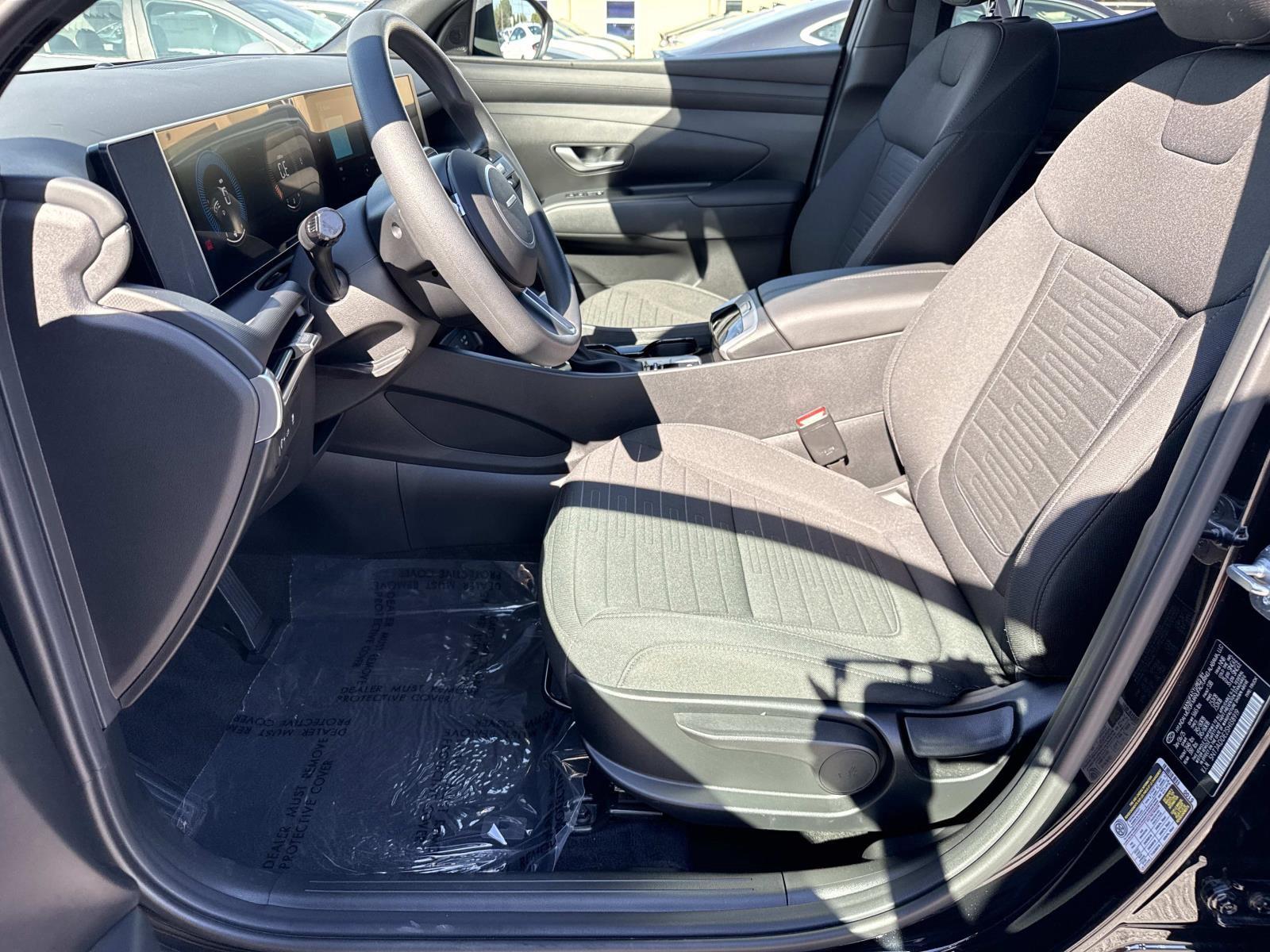 2025 Hyundai Santa Cruz SE - Photo 24
