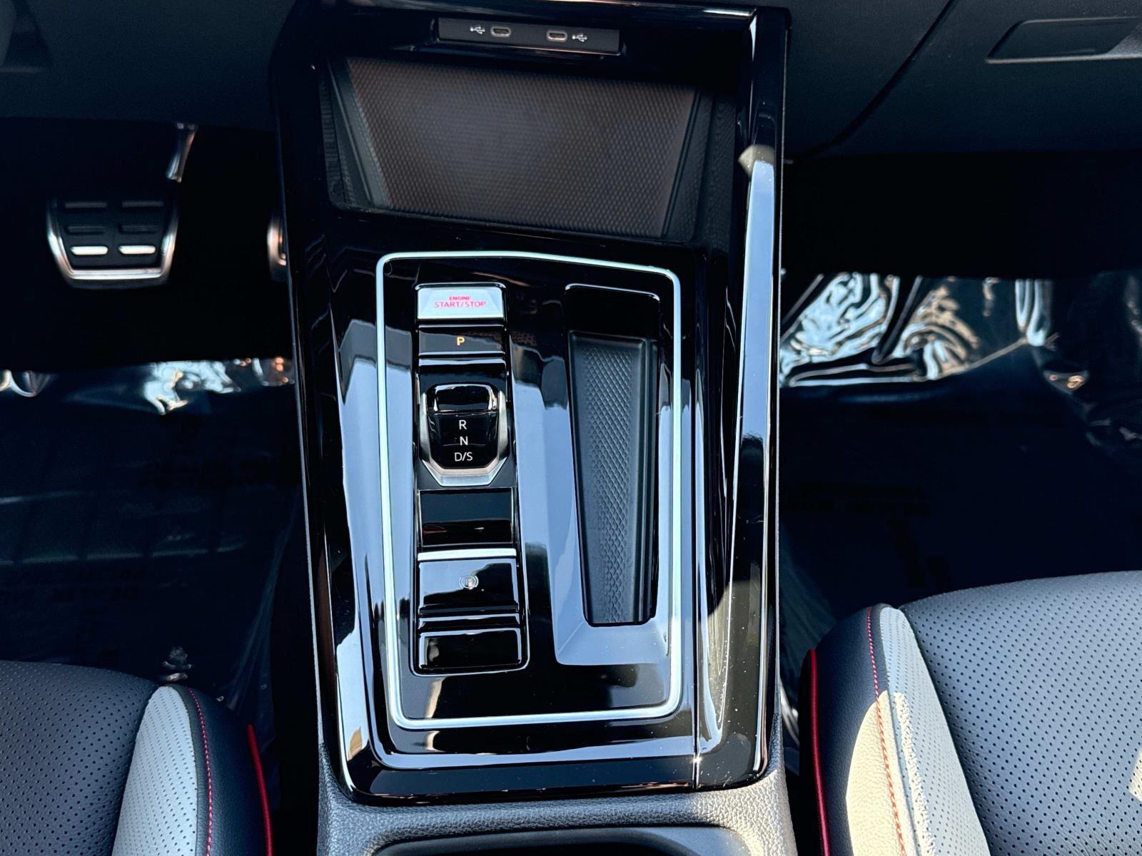 2024 Volkswagen Golf GTI Autobahn - Photo 8