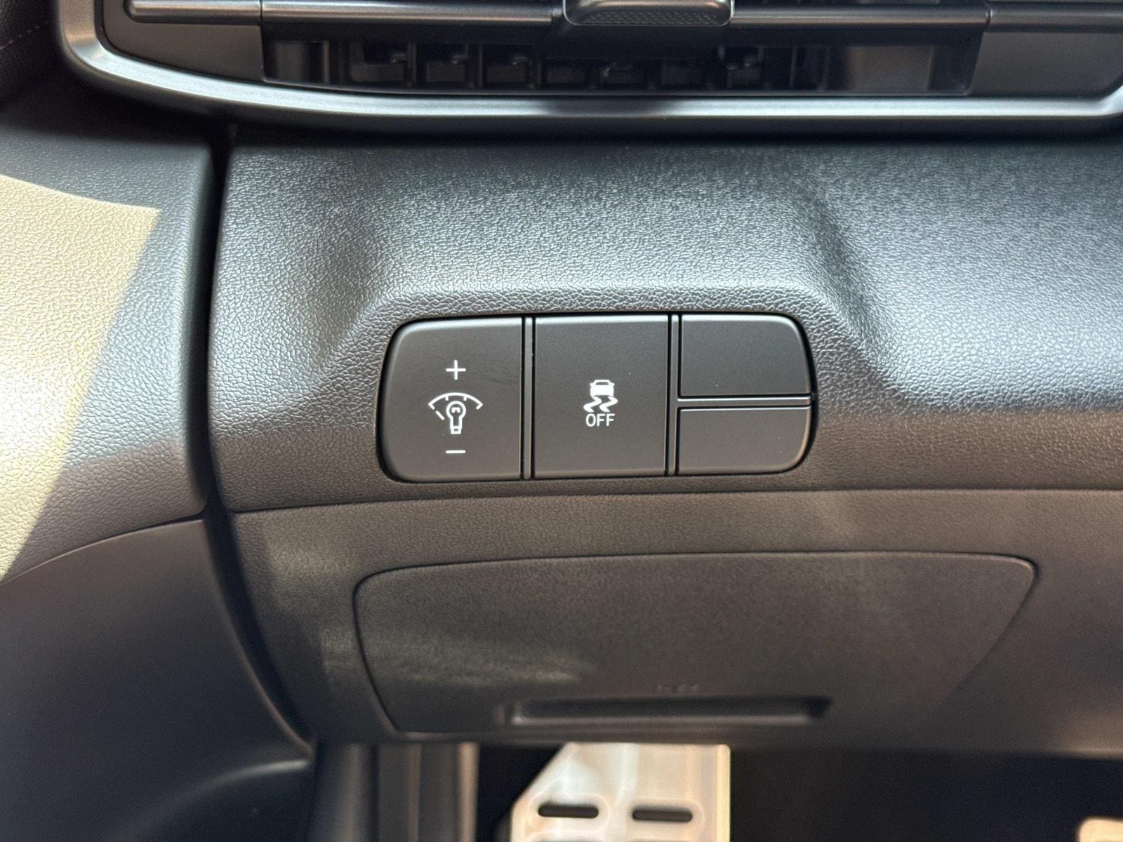 2026 Hyundai Elantra SEL Sport - Photo 14