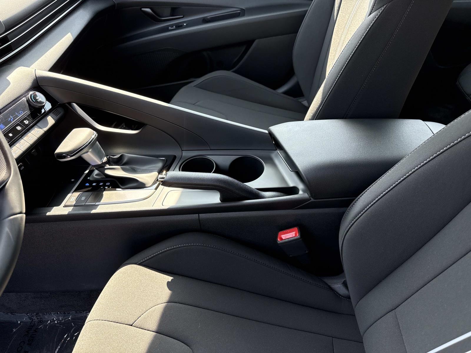 2026 Hyundai Elantra SEL Sport - Photo 16