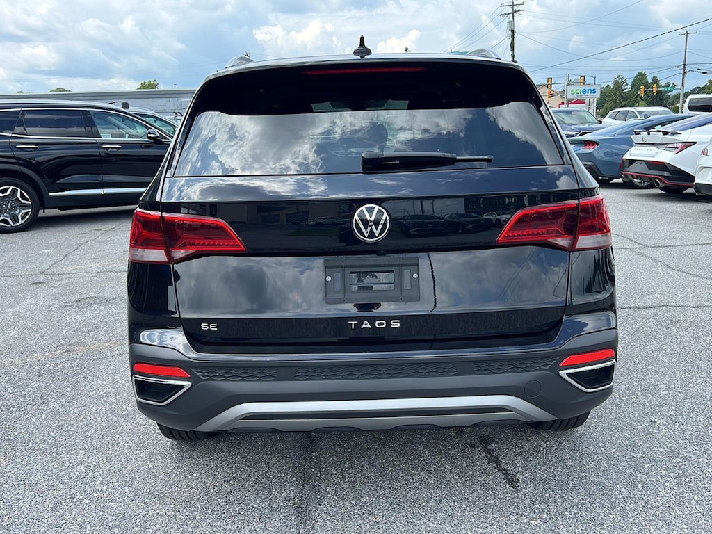 Used 2024 Volkswagen Taos 1.5T SE SUV