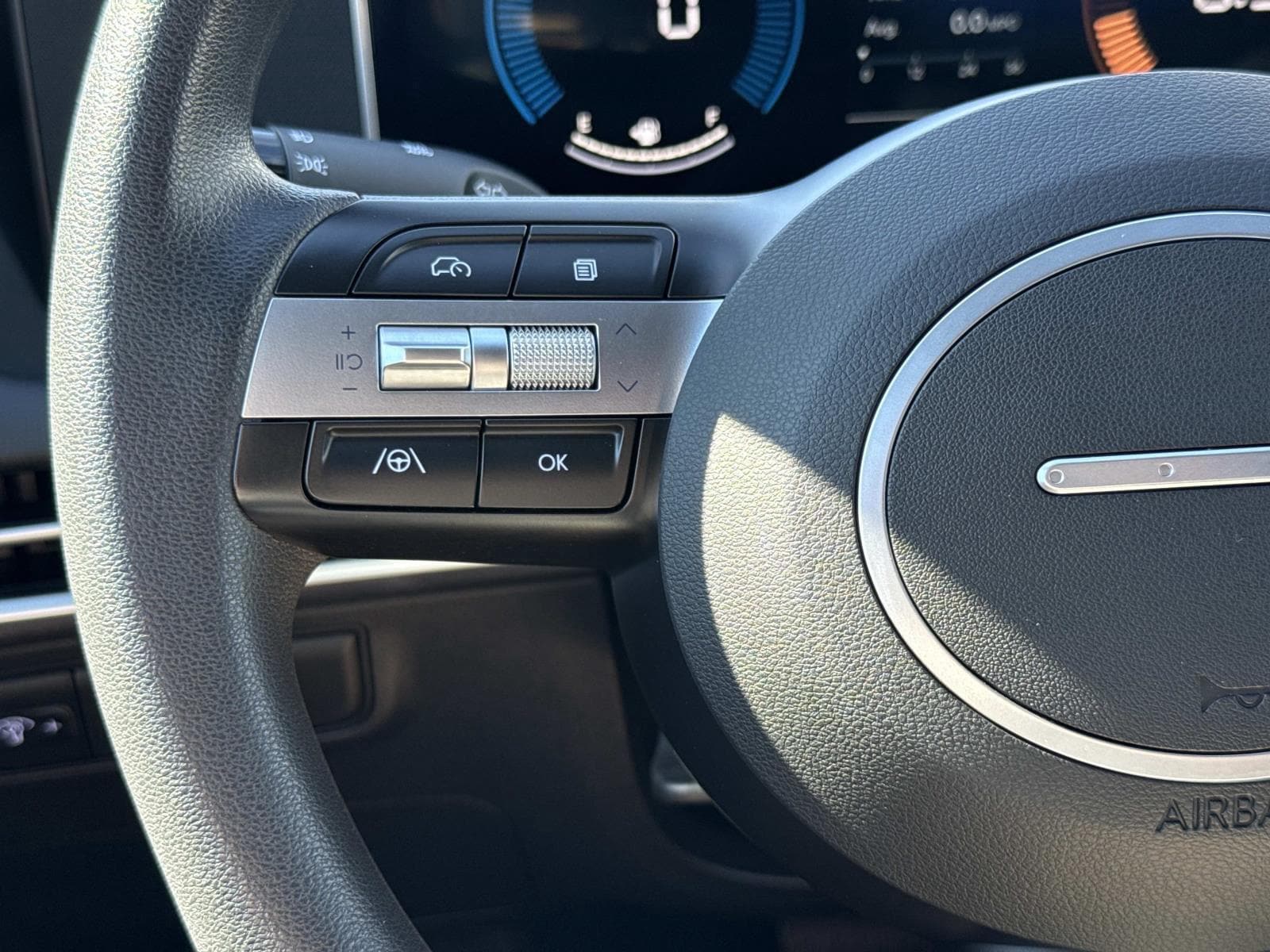 2025 Hyundai Santa Cruz SE - Photo 10