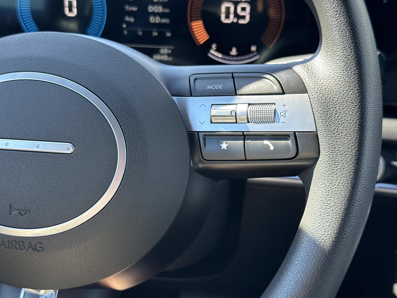 2025 Hyundai Santa Cruz SE - Photo 9