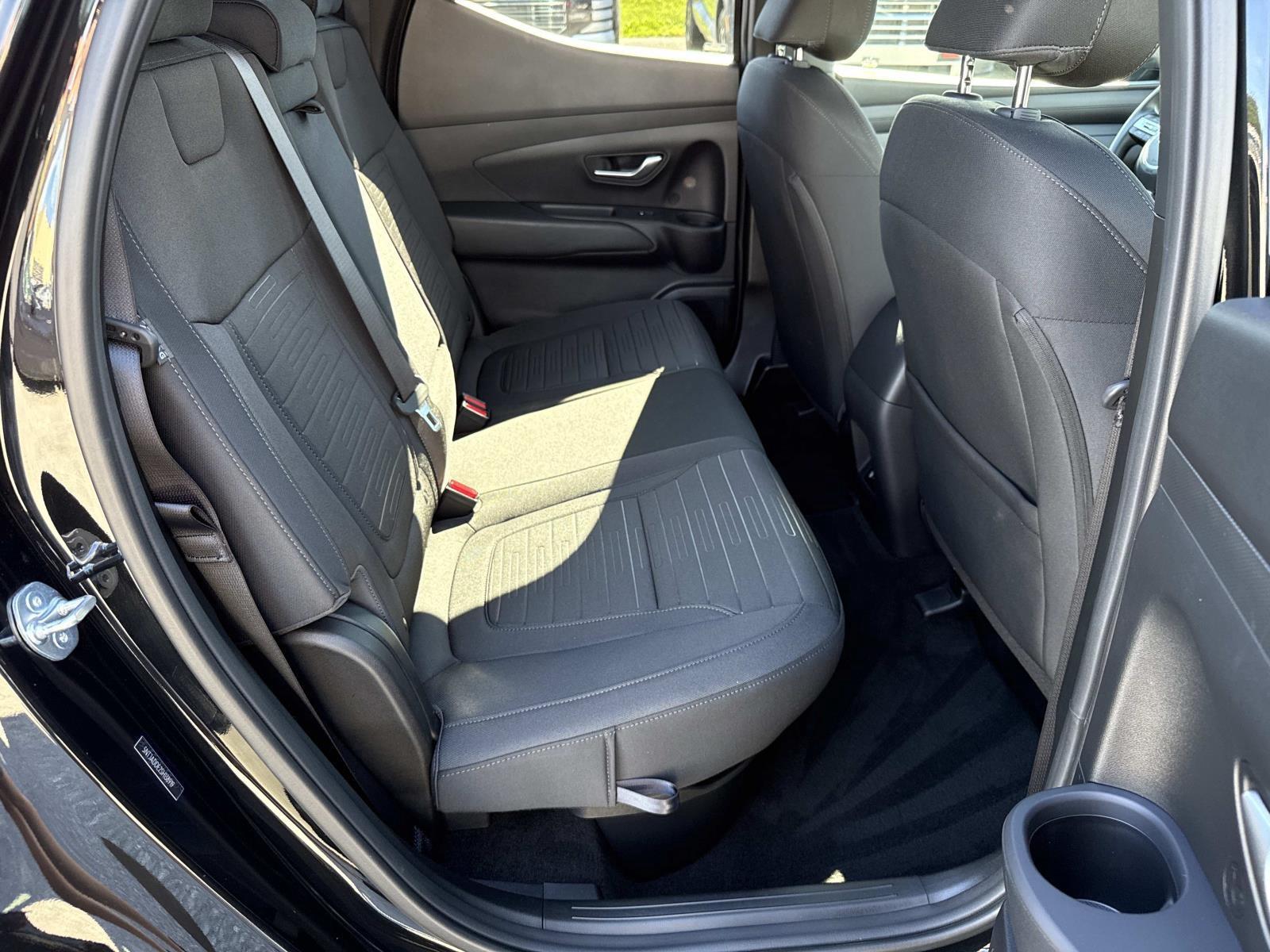 2025 Hyundai Santa Cruz SE - Photo 21