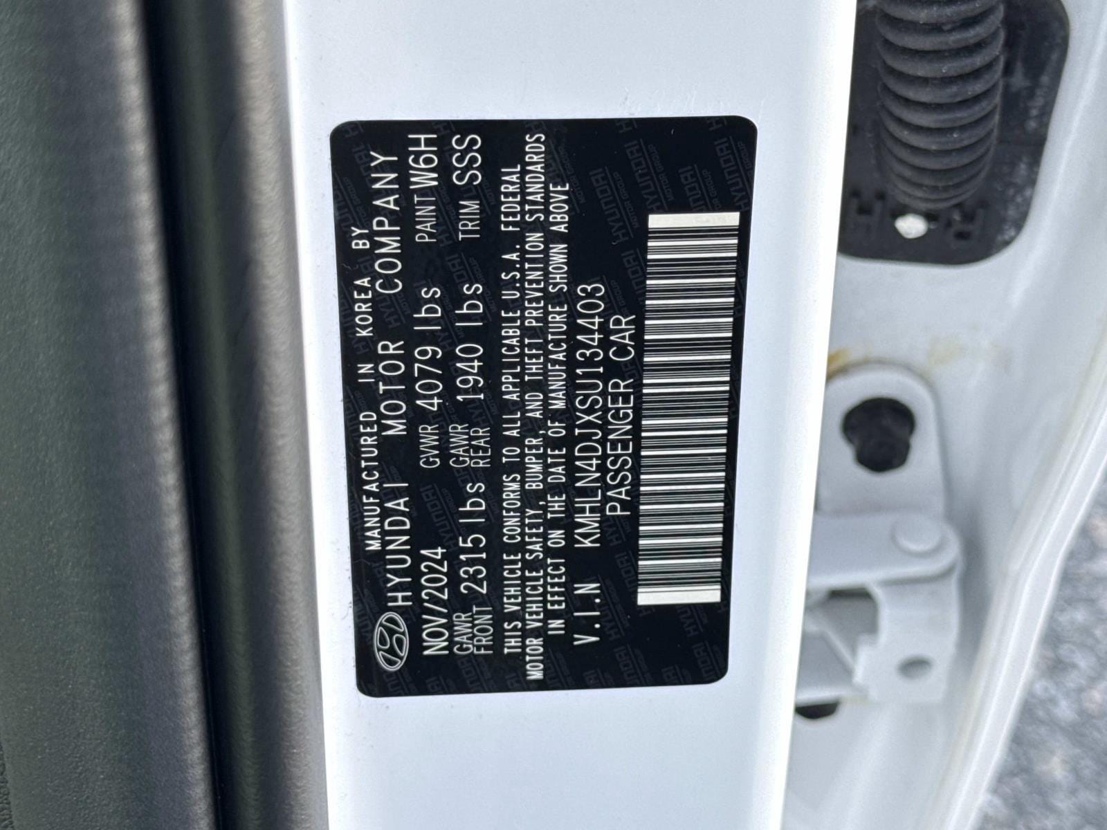 2025 Hyundai Elantra Limited - Photo 30