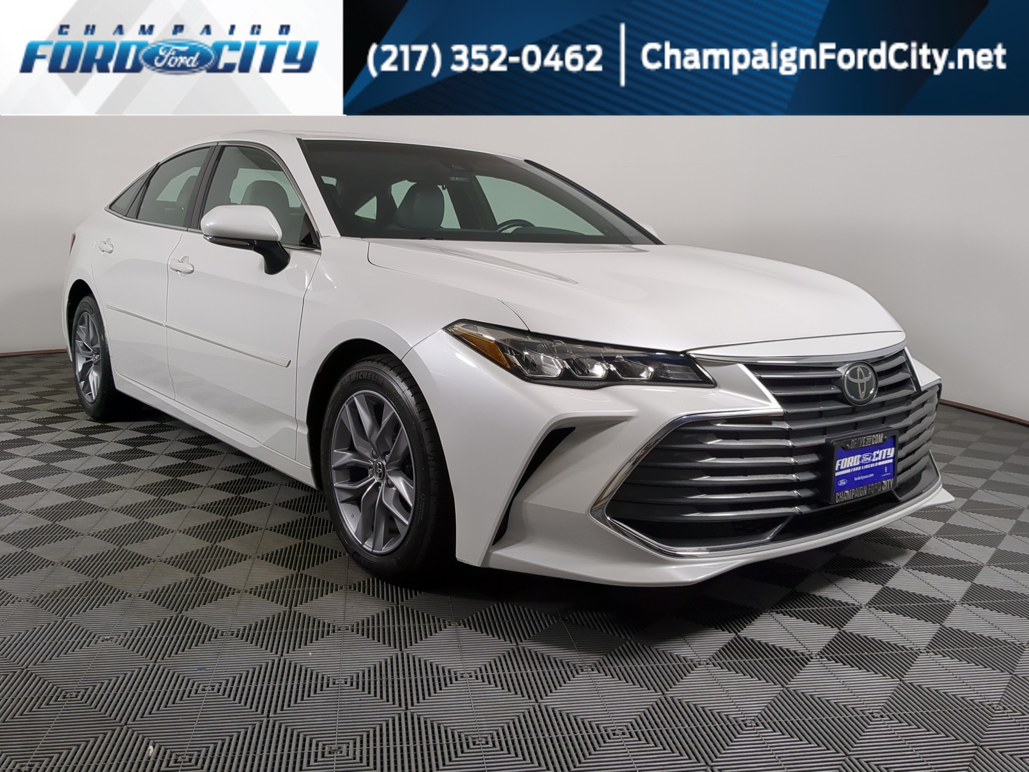2019 Toyota Avalon XLE