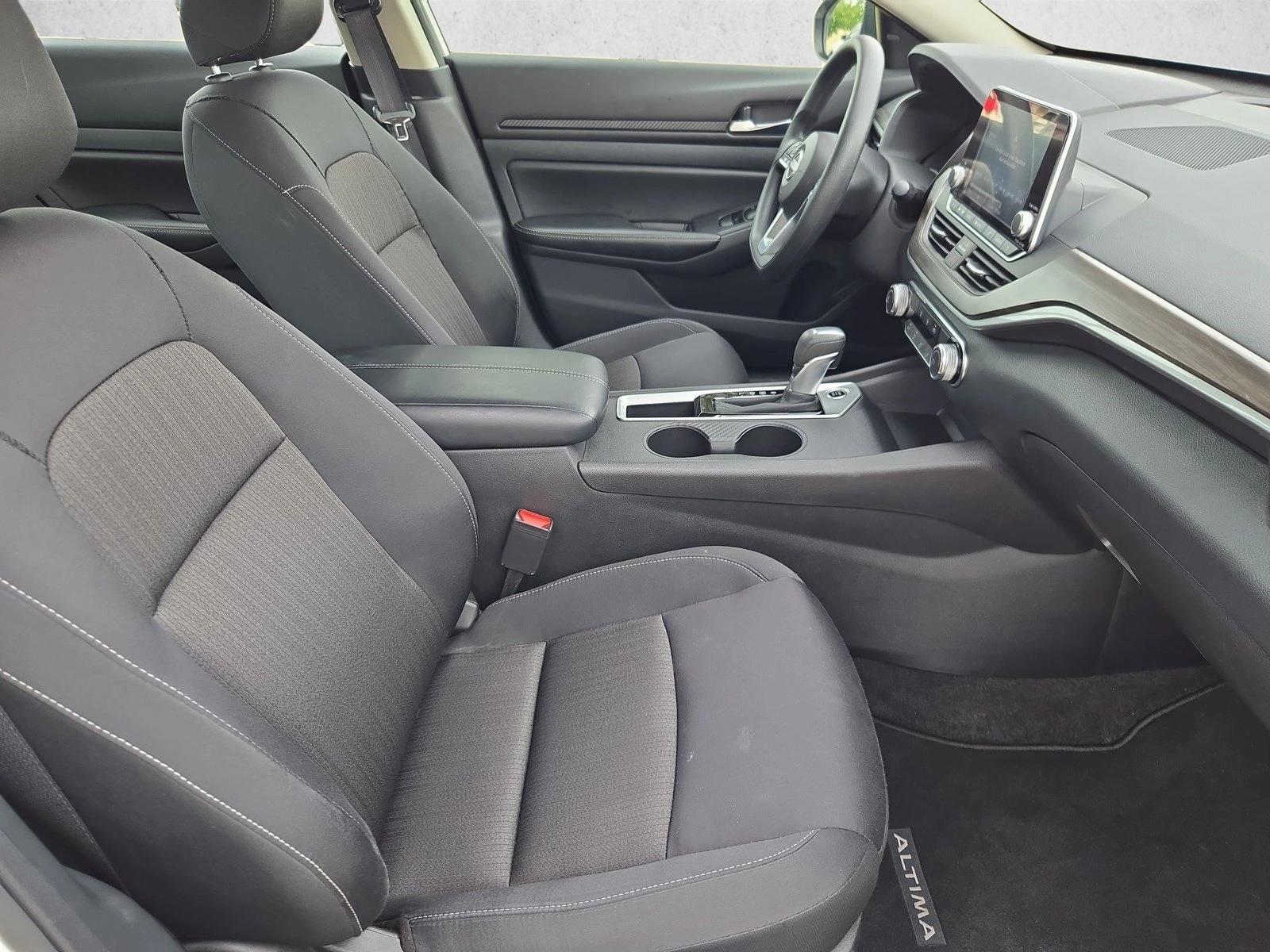 2025 Nissan Altima SV - Photo 17