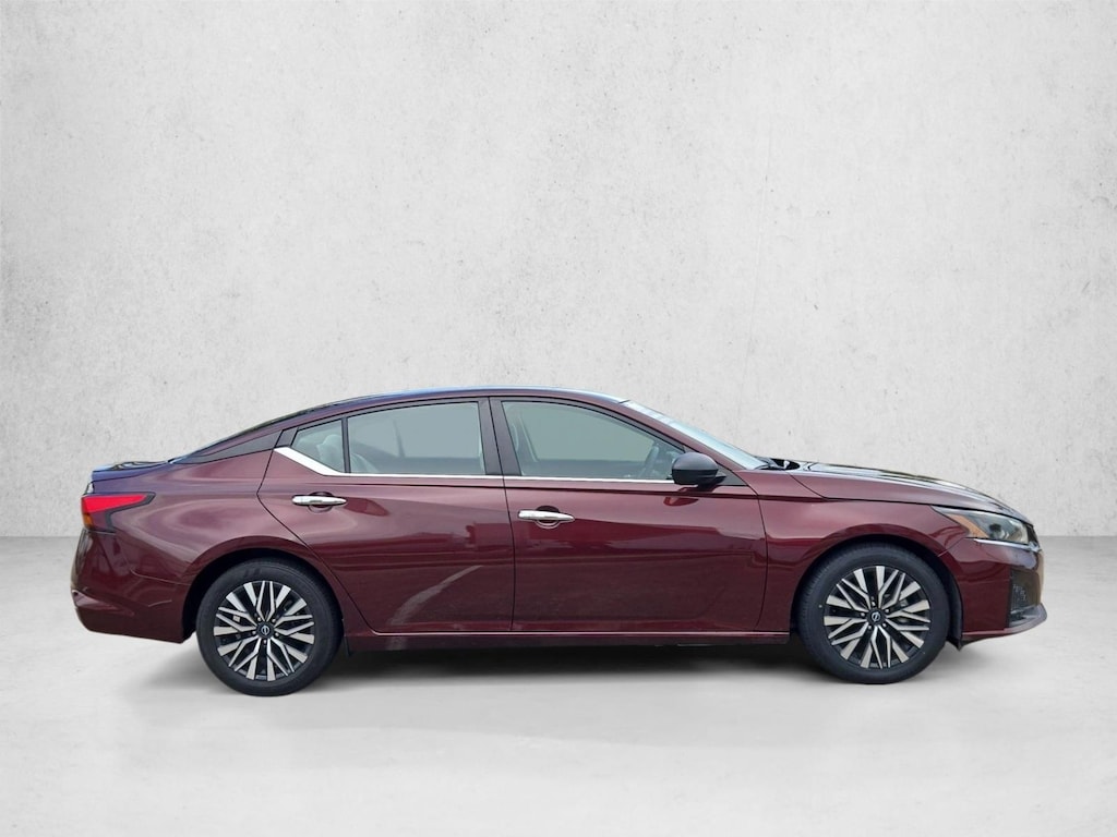 Used 2025 Nissan Altima SV Sedan