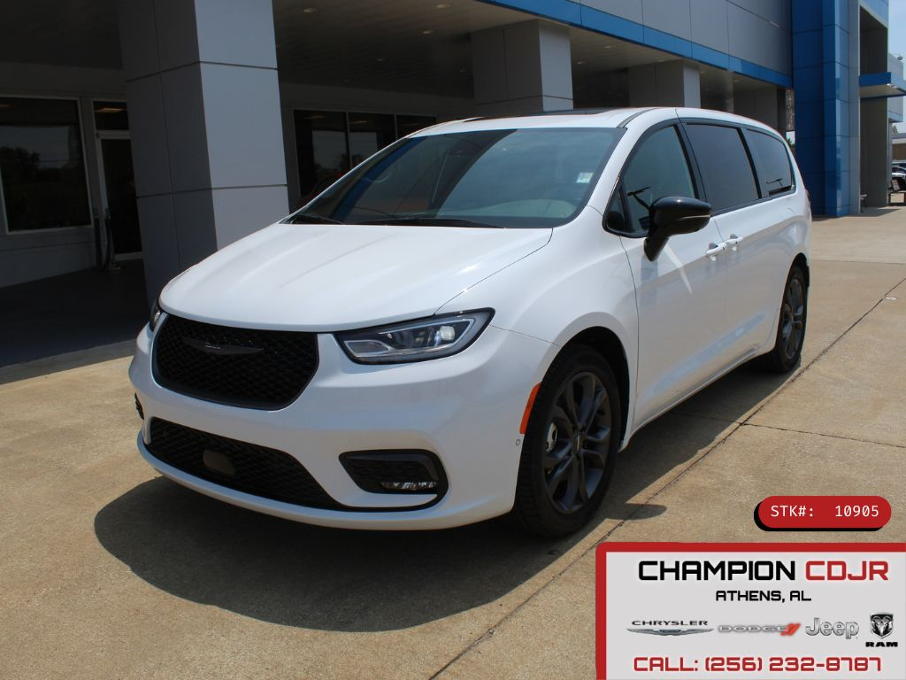 2026 Chrysler Pacifica Select Passenger Van