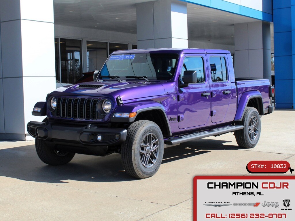 2026 Jeep Gladiator Pickup 
