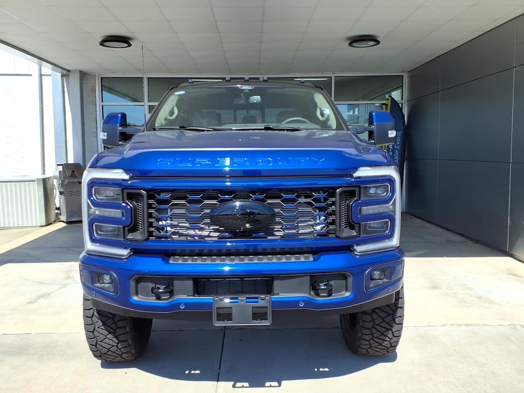 New 2026 Ford F-350 Super Duty Platinum 4x4 Platinum Crew Cab 8 ft. LB DRW Pickup