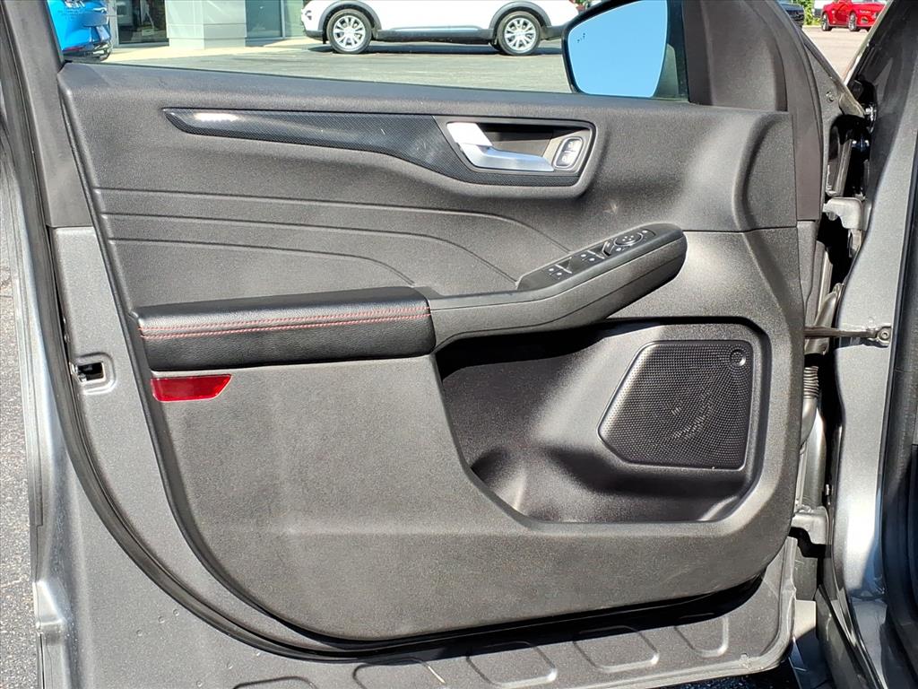 2024 Ford Escape ST-Line - Photo 4
