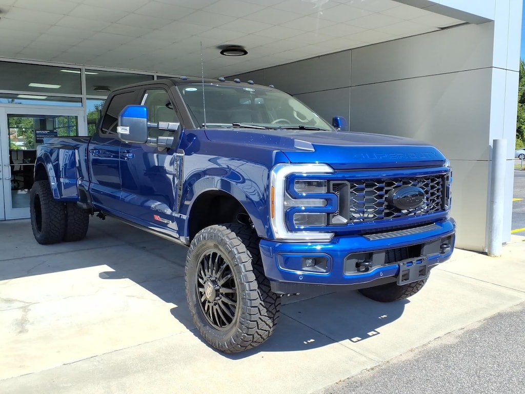 New 2026 Ford F-350 Super Duty Platinum 4x4 Platinum Crew Cab 8 ft. LB DRW Pickup