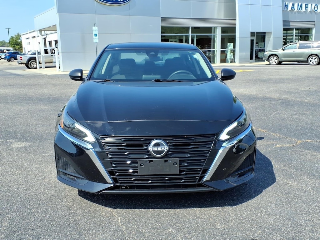 Used 2024 Nissan Altima 2.5 SV Sedan