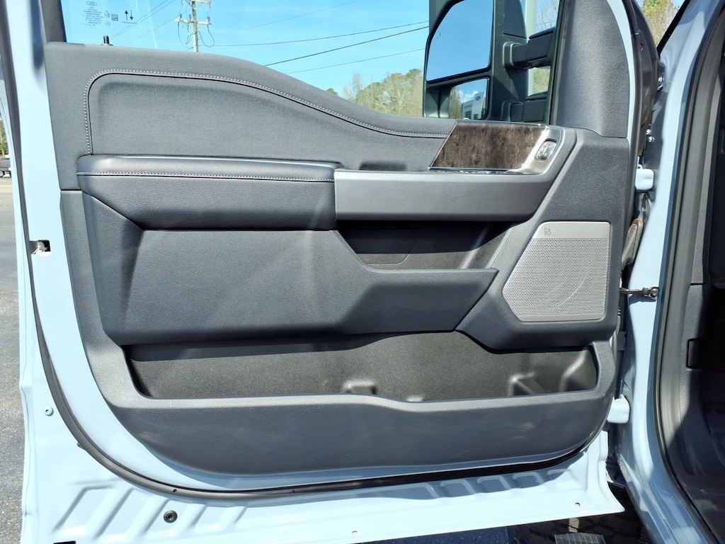 New 2026 Ford F-250 Super Duty Lariat 4WD Crew CAB 8 BO Crew Cab